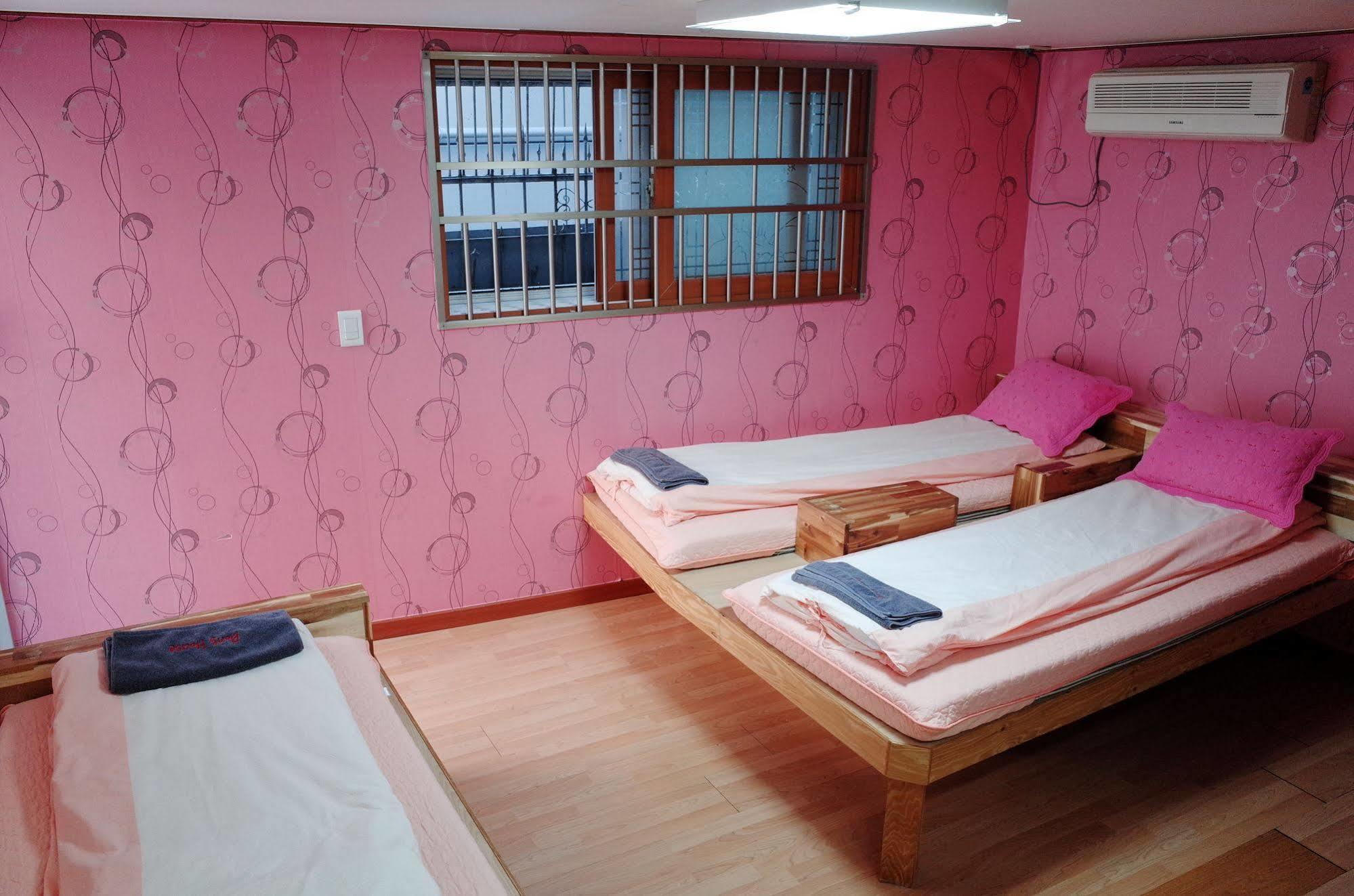 Bong Backpackers Vandrerhjem Seoul Eksteriør bilde